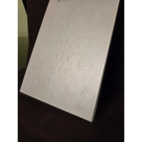 Photo Album Vintage Hallmark Keepsake Embossed Ivory 1984 Made USA 48 Photograph - Picture 2 of 13